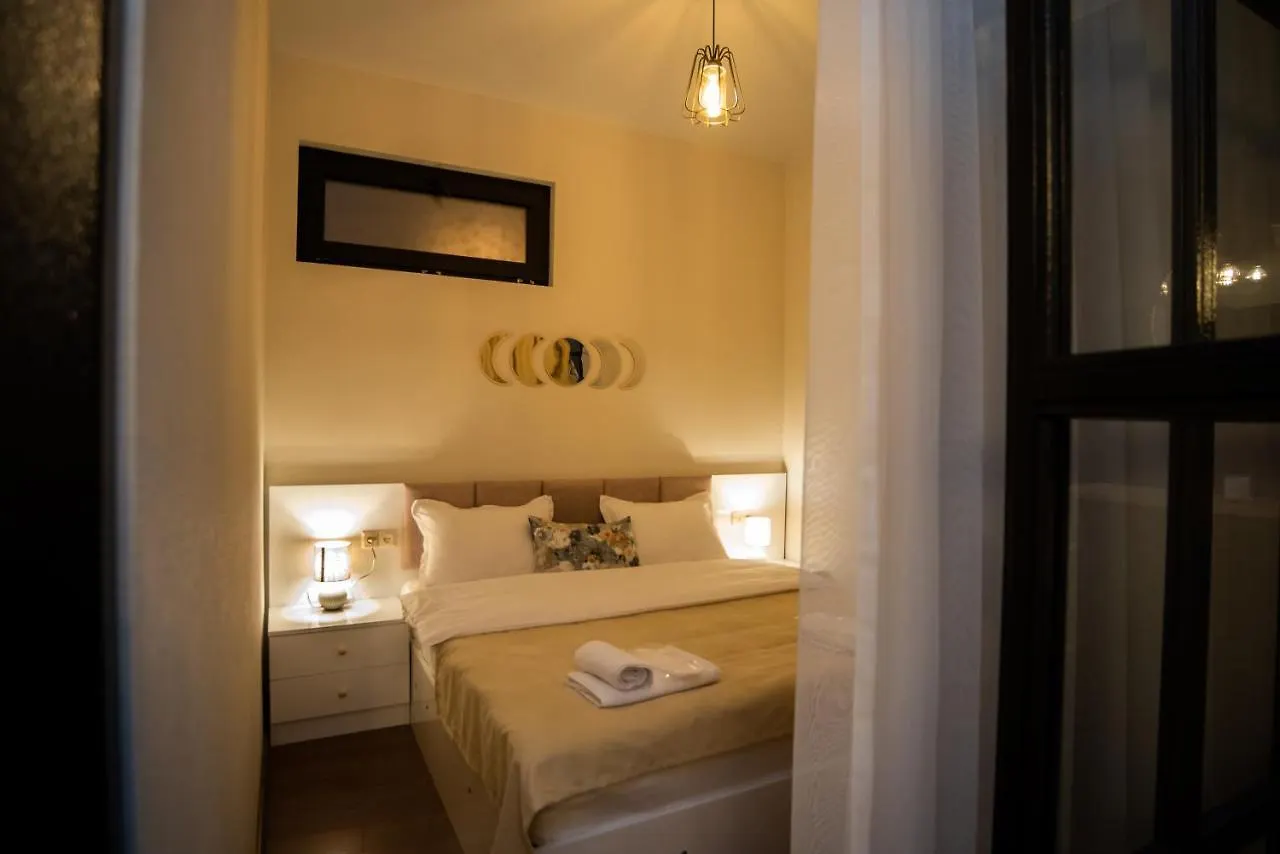 Luxury Apartment In Old Tbilisi With Terrace