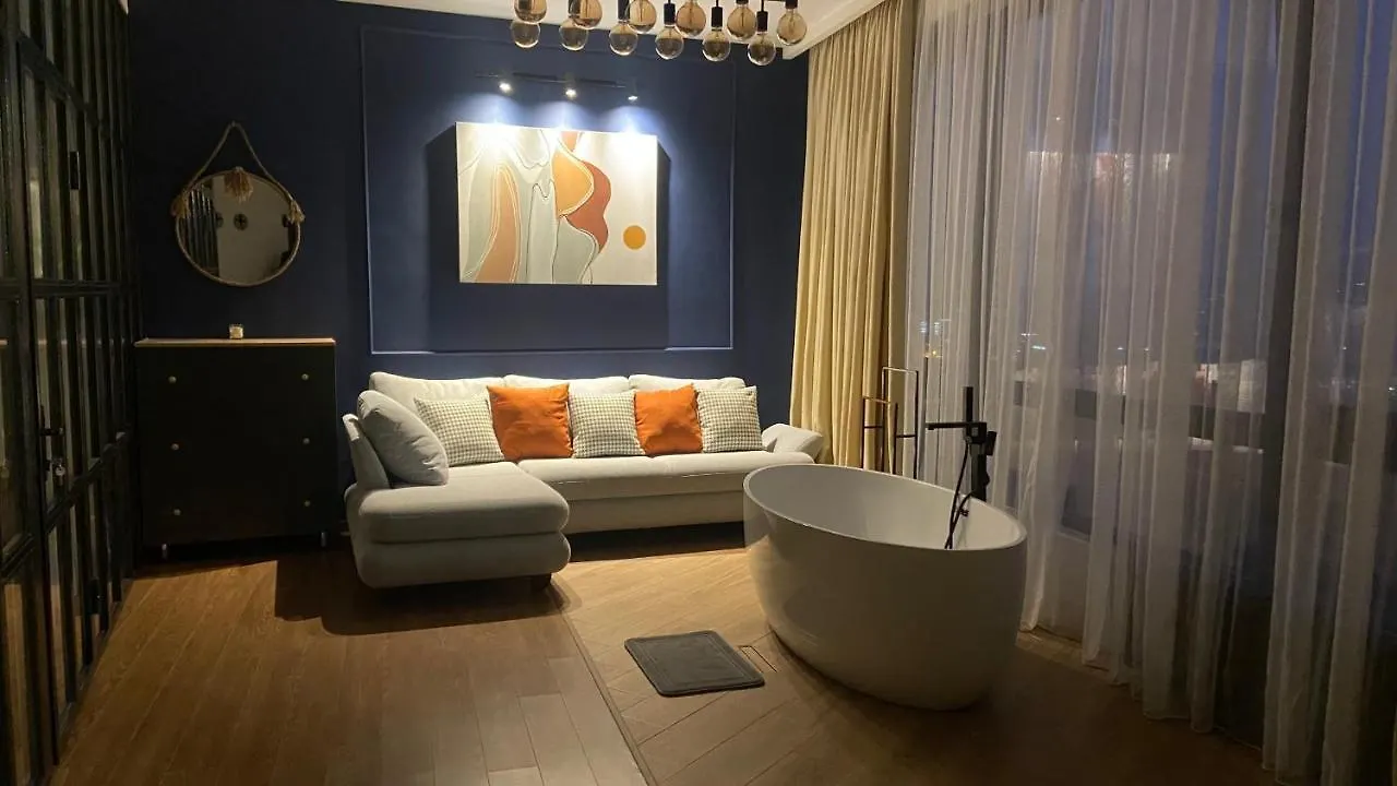 Luxury Apartment In Old Tbilisi With Terrace 0*,